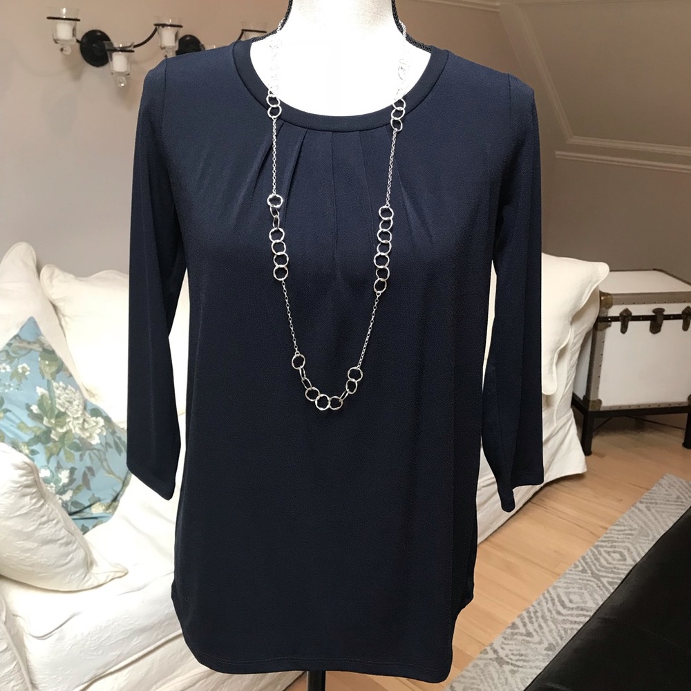 Ann Taylor Navy Top. Size S. EUC.